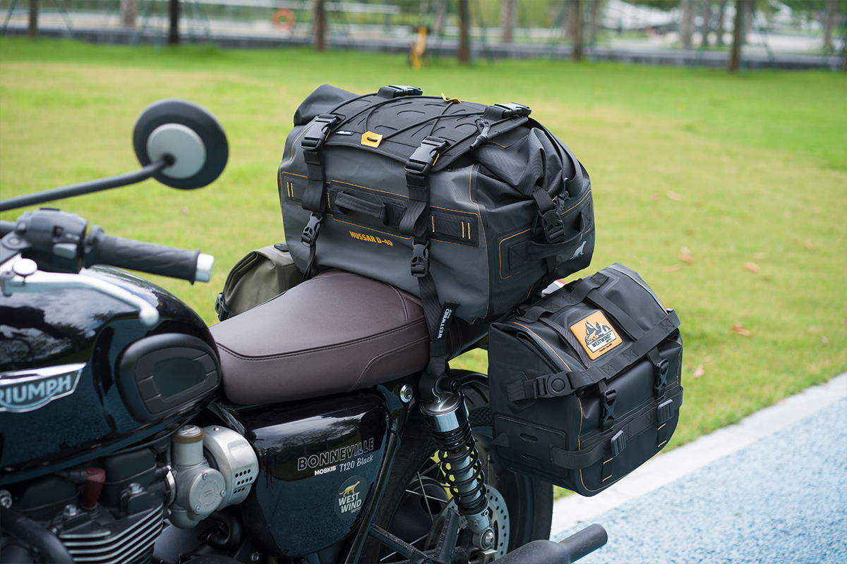 Hussar D40 Duffle (New for 2024!)